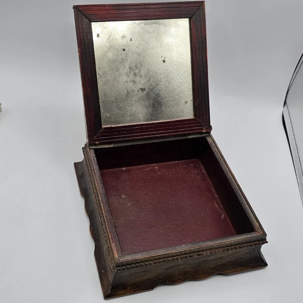 Vtg Antique stunning‎ wooden trinket Jewelry box from the 1920s-1940s Floral